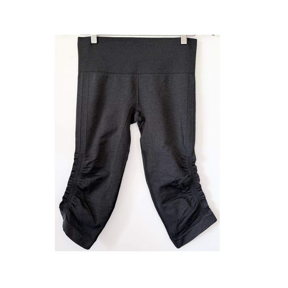 Lululemon Ebb & Flow Scrunch Crop Leggings Black Gray Womens Size 6 Yoga Train